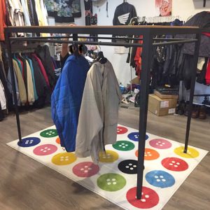 客製-四面吊衣桿展示架