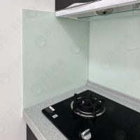 小尺寸弧形阻隔烤漆白玻屏風0WSP177-04