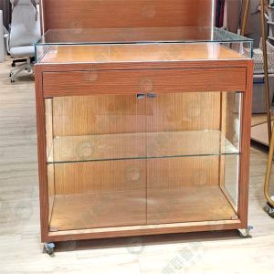 木作造型玻璃展示櫃