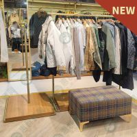 WS造型金色圓管直.橫掛木底台吊衣桿-01