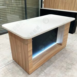 LED造型木作洞洞木背板展示台