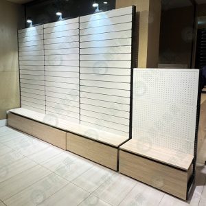 壁面鐵槽板木底櫃展示架