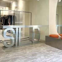 ws客製英文字母造型展示櫃台-01
