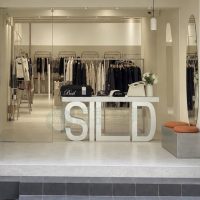 ws客製英文字母造型展示櫃台-02